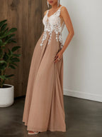 Aprikosenfarbenes Spitzen-Abschlussballkleid mit V-Ausschnitt, ärmellos, A-Linie Maxi-Kleid
