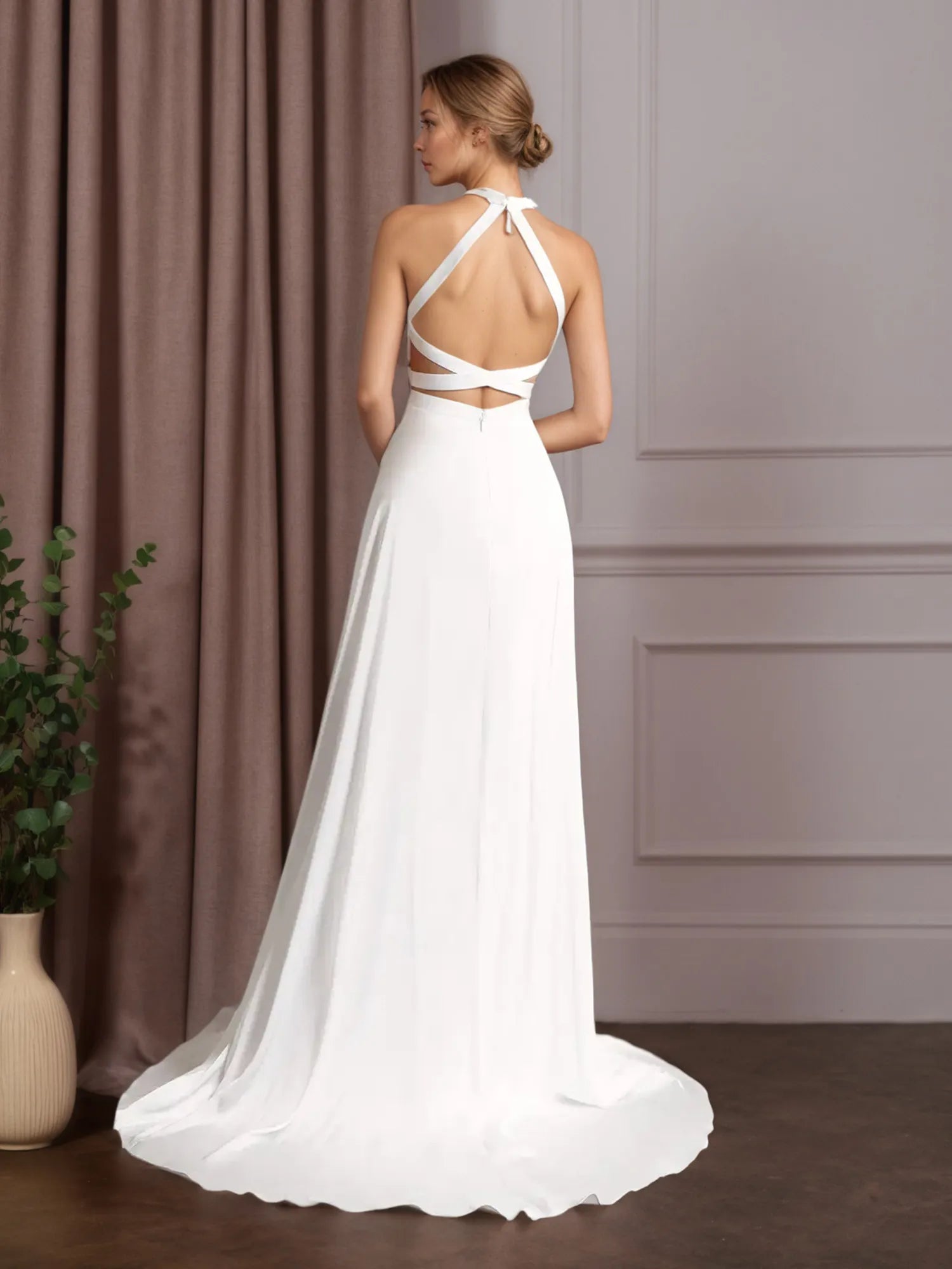 Robe de mariée blanche en satin stretch ligne A avec fente latérale