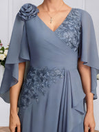 Vestido para la madre de la novia línea A con escote en V, largo hasta el suelo, encaje y gasa con lentejuelas florales 3D y volantes en cascada