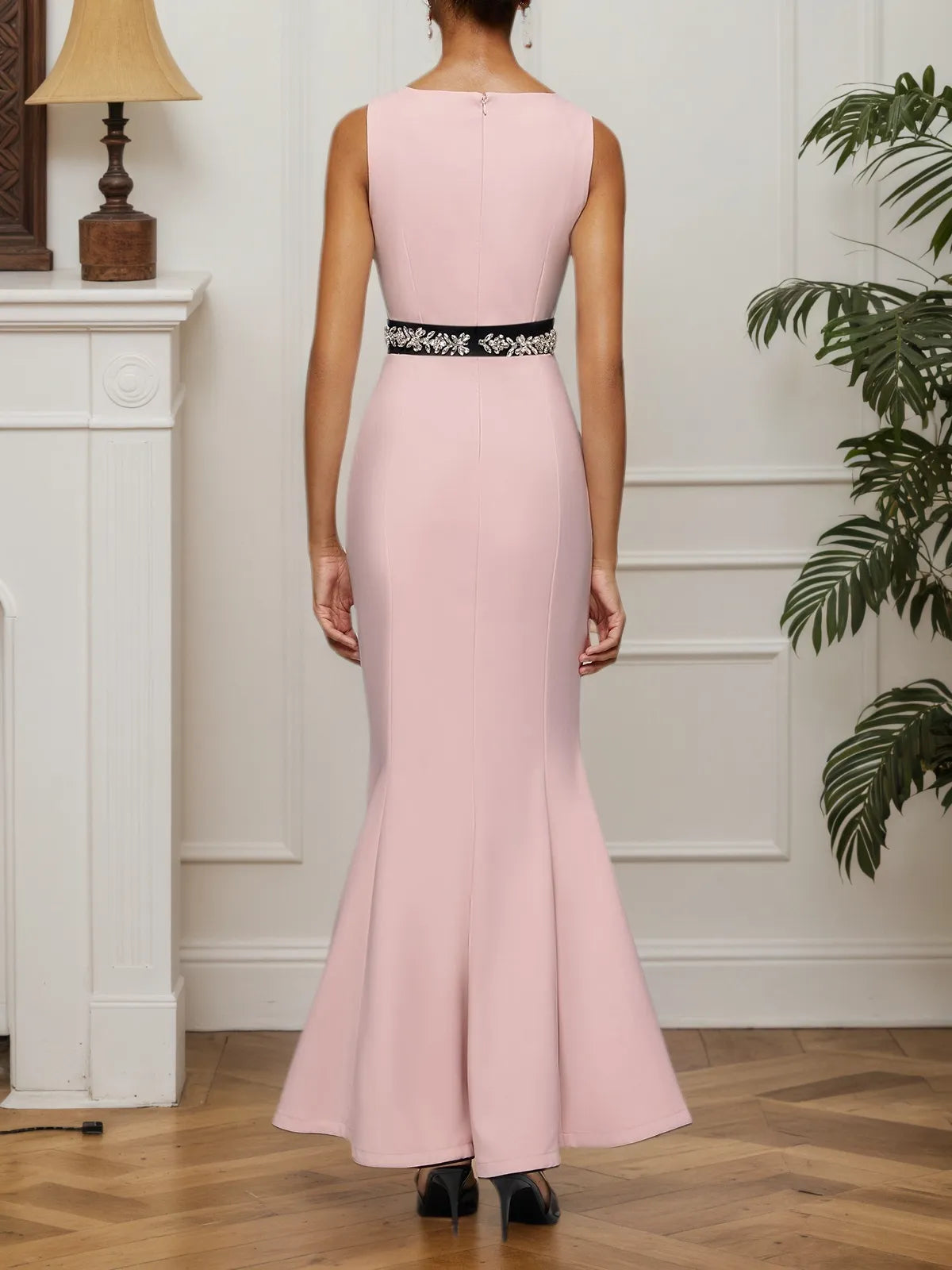 Rosa ärmelloses Meerjungfrauen-Midikleid mit Strasssteinen