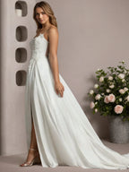 Vestido de noiva branco em cetim stretch com renda, corte A