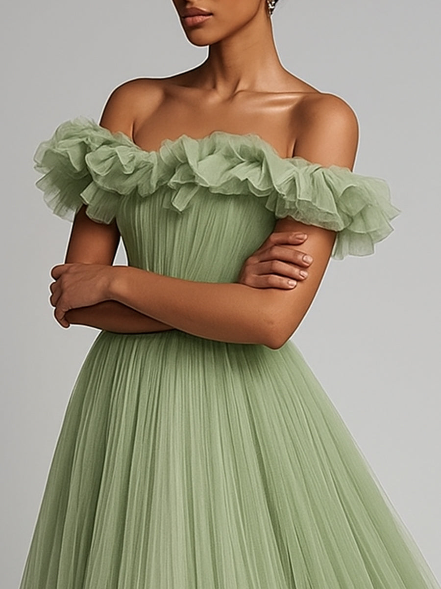 Abito formale lungo a linea ad A in tulle plissettato con volant