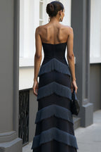 Vestido formal azul marino maxi con volantes y escote off the shoulder con borlas
