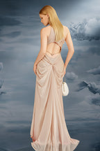 Robe de soirée à col halter froncé avec découpe et jupe drapée à ouverture clé