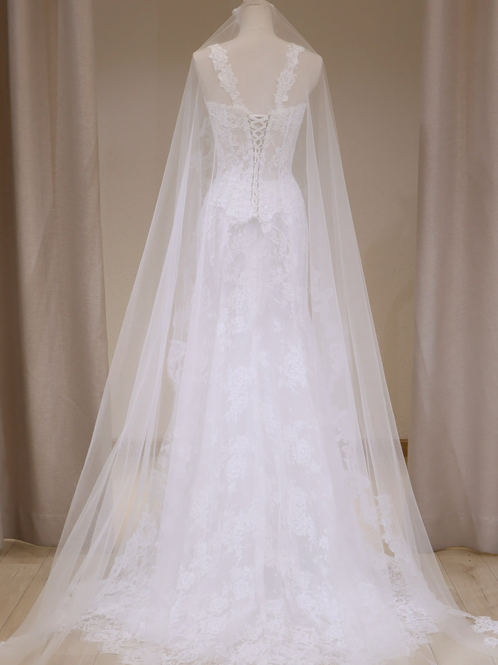 Sweetheart Boned Lace Corset Bodice Layered Tulle Ball Gown Wedding Dress