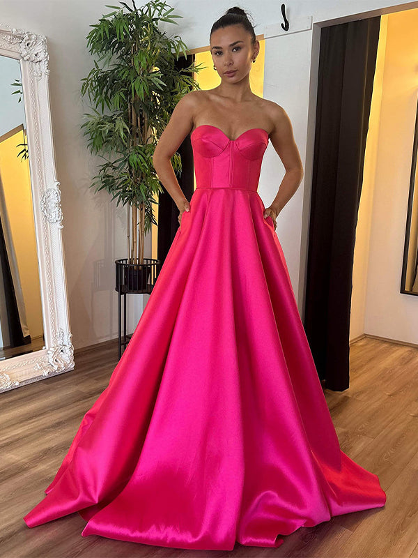 Abito lungo da ballo fucsia a linea A senza spalline con scollo a cuore