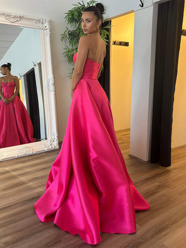 Abito lungo da ballo fucsia a linea A senza spalline con scollo a cuore