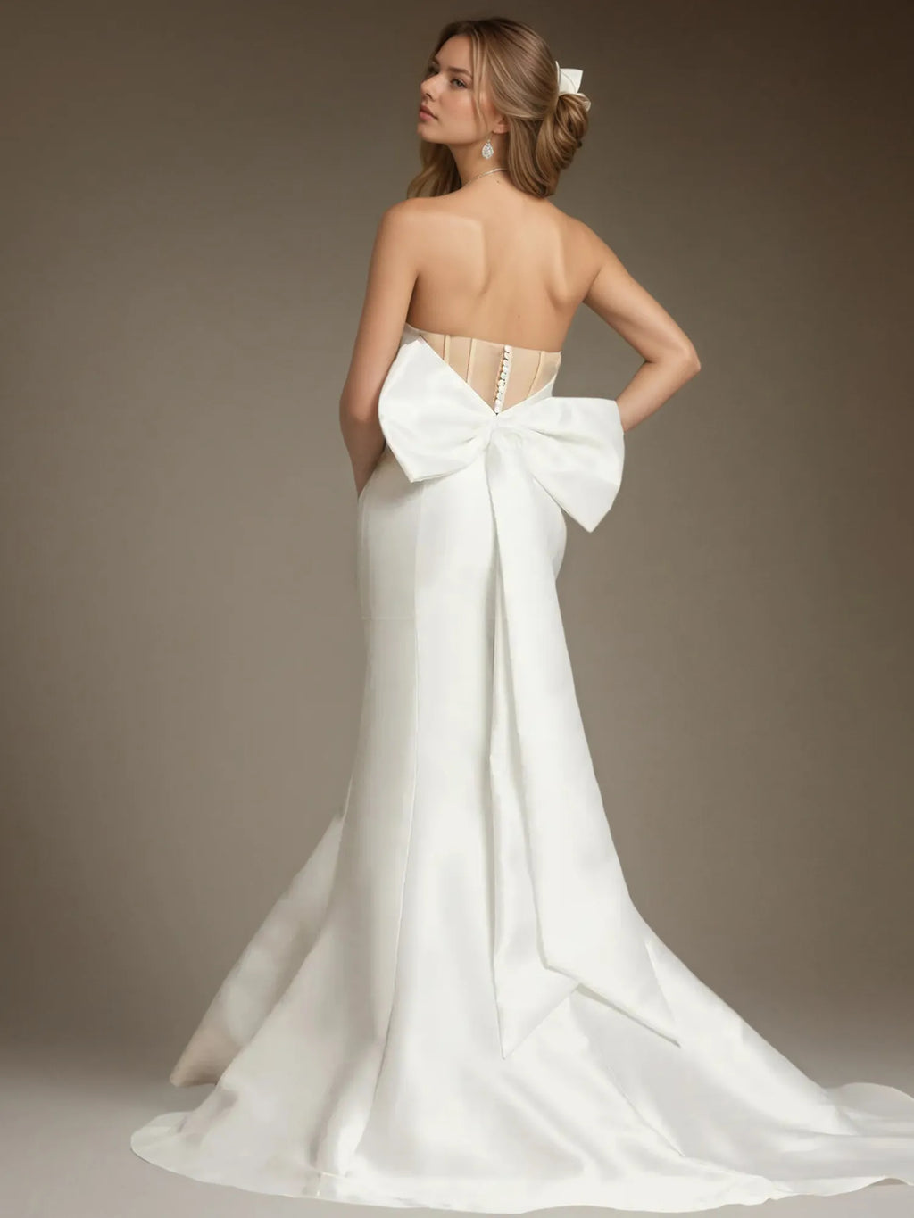 Vestido de novia blanco sirena sin tirantes con lazo