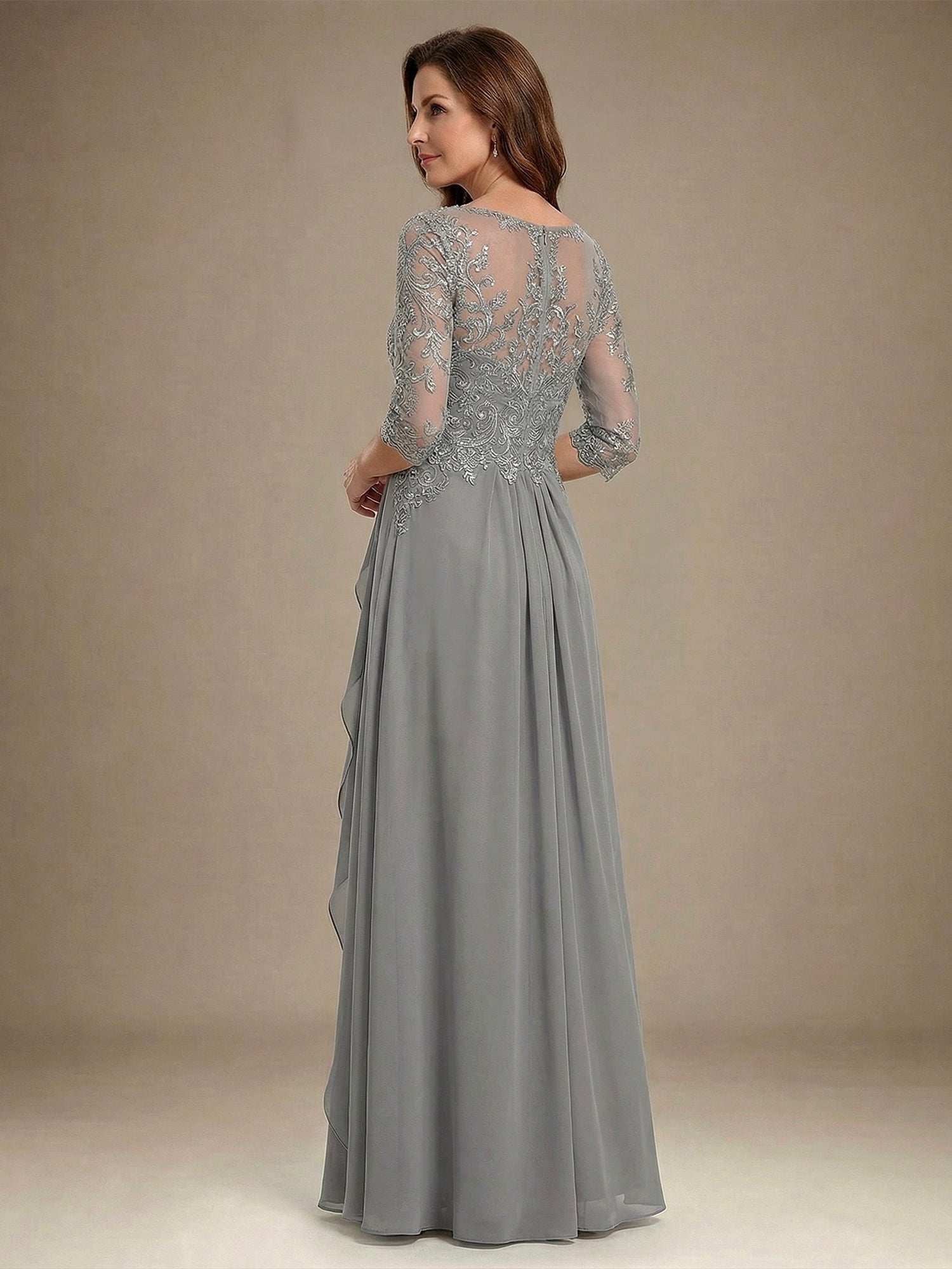 A-Linien Rundhals Illusions-Bodenlanges Chiffon-Spitzenkleid für die Mutter der Braut mit Perlen, Pailletten und Kaskaden-Rüschen