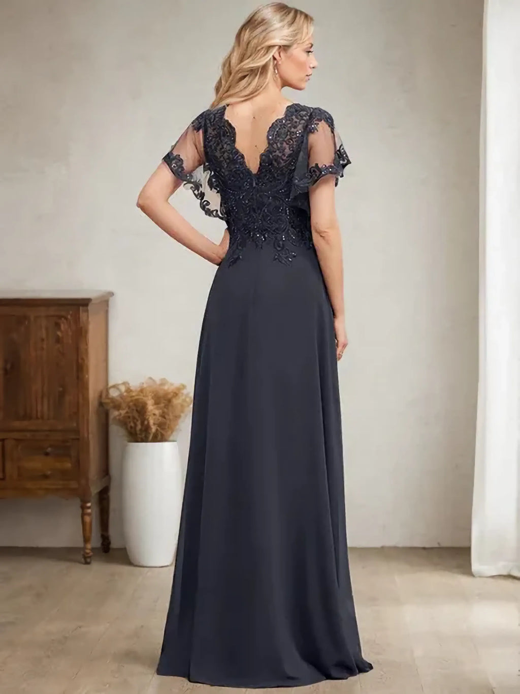 A-Linien V-Ausschnitt Bodenlanges Spitzen-Chiffon Kleid für die Brautmutter mit Pailletten