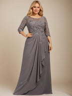 Vestido longo para mãe da noiva evasê com decote ilusão redondo, renda chiffon e babados cascata