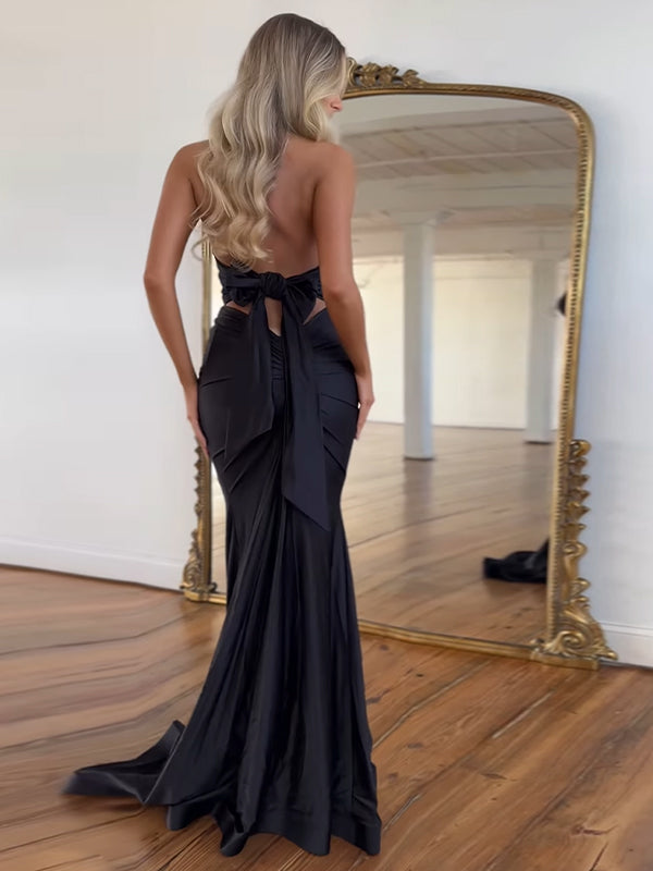 Robe de bal longue sirène bleu clair dos nu à col halter