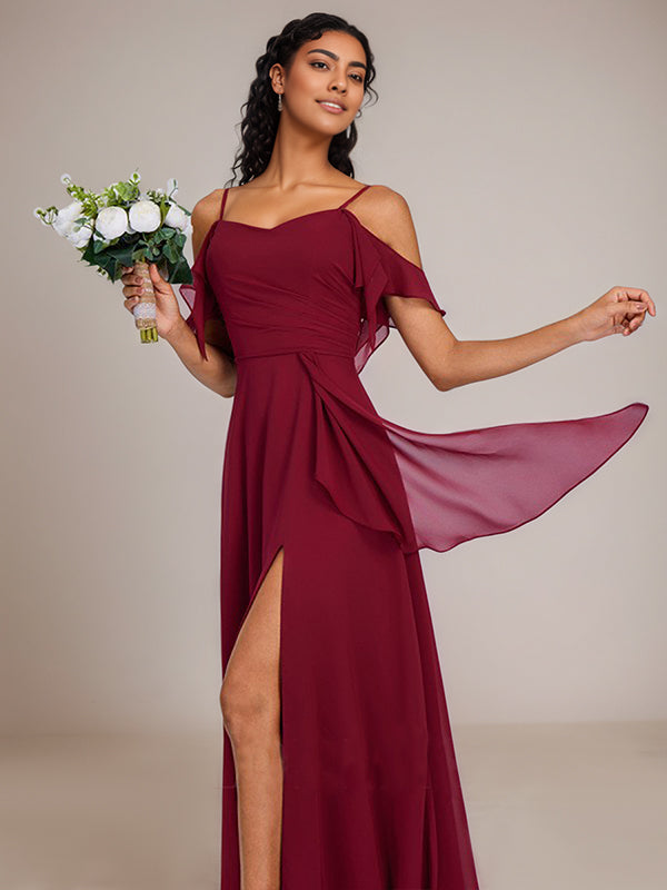Bordeaux A-Linien Spaghettiträger Bodenlanges Chiffon Brautjungfernkleid mit Rüschen