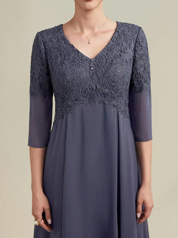 Vestido línea A con escote en V, largo hasta el té, de gasa y encaje para madre de la novia con pedrería