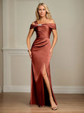 Trumpet/Meerjungfrau Schulterfreies bodenlanges gerafftes Satin Kleid der Brautmutter