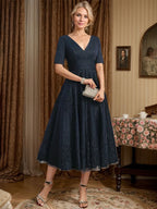 Robe de mère de la mariée en tulle et dentelle ligne A col en V longueur thé avec plis