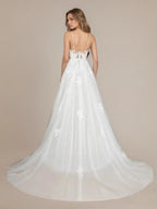 Vestido de novia blanco de tul con lentejuelas, tirantes finos y corte en A