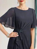 A-Linien Rundhals bodenlanges Chiffon Mutter der Braut Kleid mit kaskadierenden Rüschen Perlen Pailletten