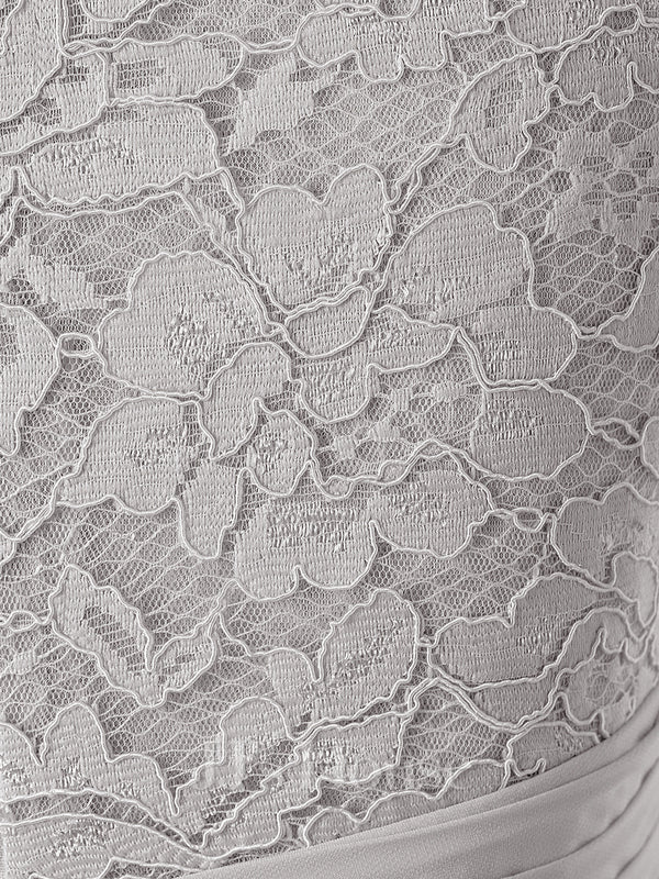 Abito da damigella lungo in chiffon e pizzo a linea A con collo alto e applicazioni argento