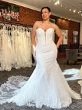 Lace Tulle Sweetheart Sleeveless Mermaid Bridal Dress With Long Train