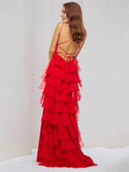 Vestido largo hasta el suelo de satén rojo con tirantes finos, sin mangas y volantes
