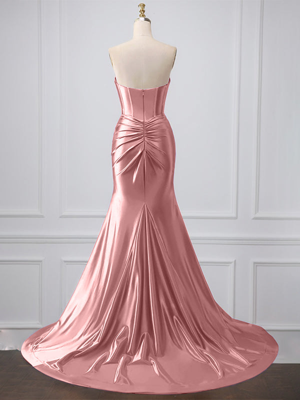 Vestido longo de baile roxo sereia tomara que caia com corpete e decote coração com fenda