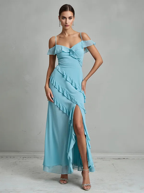 Vestido de fiesta azul claro con escote en V, abertura e irregularidades con volantes