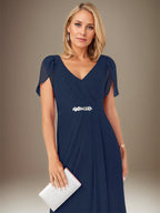 Abito lungo a tubino/colonna in chiffon blu scuro con scollo a V e maniche corte