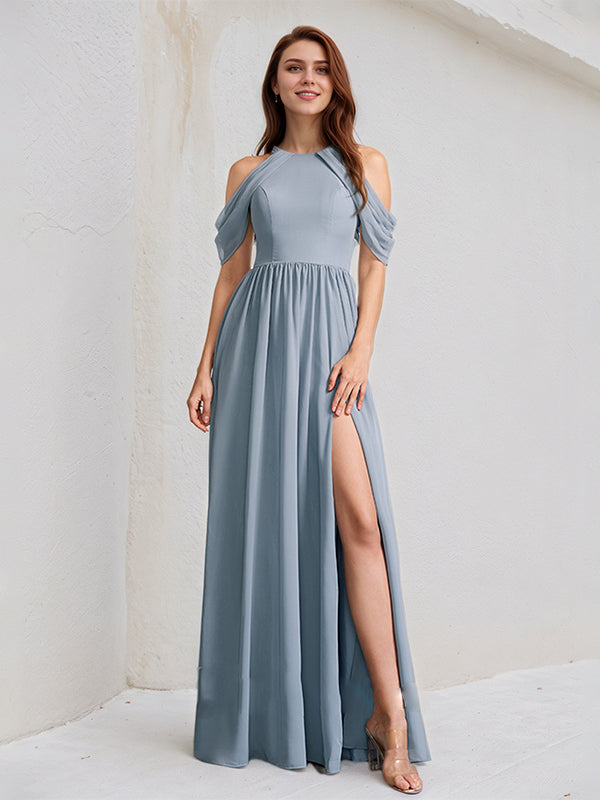 Abito da damigella a linea A in chiffon blu polvere con collo alto e lunghezza fino a terra