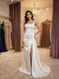 Elfenbeinfarbenes Grace Satin Ballkleid mit quadratischem Ausschnitt und seitlicher Schleife