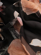 Schwarzes florales Chiffon trägerloses ärmelloses A-Linien Midikleid