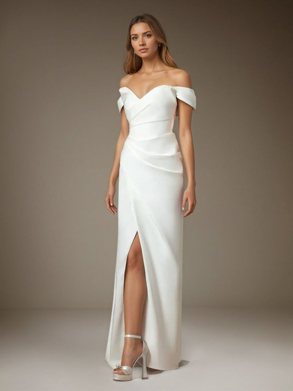 Abito da sposa sirena bianco senza spalline in raso doppio