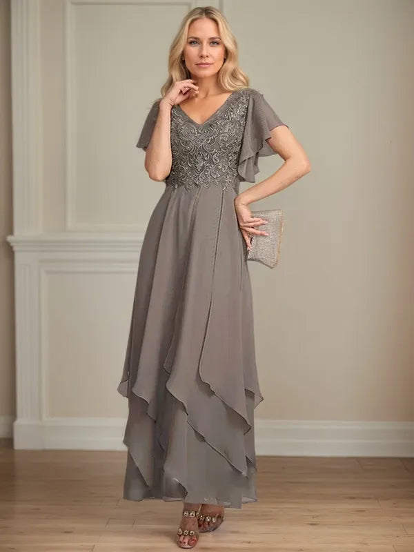 Vestido de Mãe da Noiva Linha A de Chiffon com Decote V, Mangas Curtas e Babados
