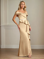 Trumpet/Meerjungfrau Schulterfreies Bodenlanges Satin Kleid der Brautmutter mit Rüschen