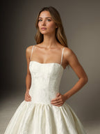 Abito da sposa a gonna ampia bianco senza spalline in jacquard floreale