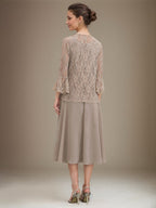 Vestido de mãe da noiva evasê, comprimento tea-length, em renda e chiffon com decote redondo e lantejoulas