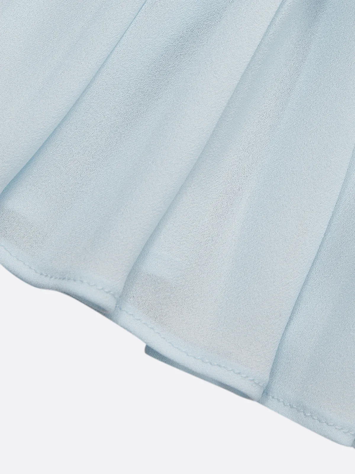Hellblaues plissiertes gerafftes Ballonärmel A-Linien Midi Chiffonkleid