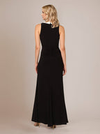 Abito da madre della sposa nero in chiffon con scollo profondo a V, lunghezza alla caviglia e spacco alto