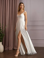 Abito da sposa bianco a linea ad A con scollo a V, senza maniche, in pizzo e chiffon