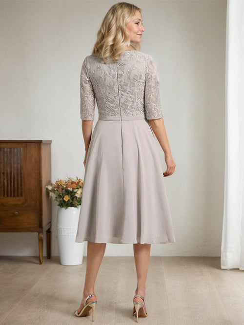 Robe mère de la mariée en ligne A, col rond, longueur genou, en dentelle et chiffon