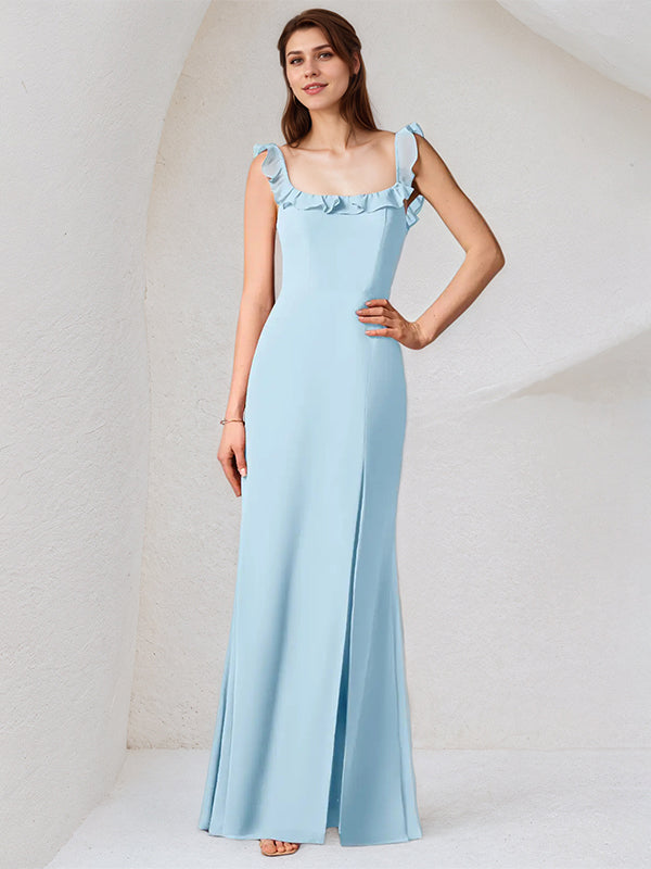 Abito lungo azzurro in chiffon con scollo quadrato, senza maniche e spacco alto