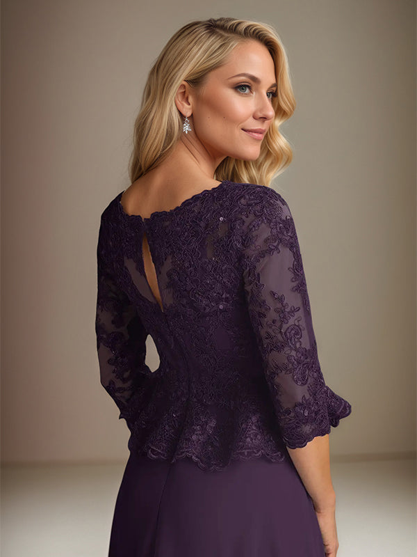 Vestido longo de chiffon ameixa, modelo evasê, decote canoa, mangas 3/4 e apliques