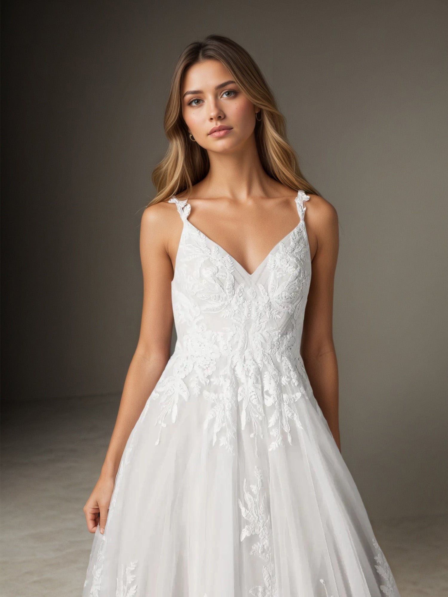 Robe de mariée blanche en ligne A à col en V en tulle à sequins