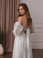 Abito da sposa bianco a linea ad A con scollo a cuore e pizzo