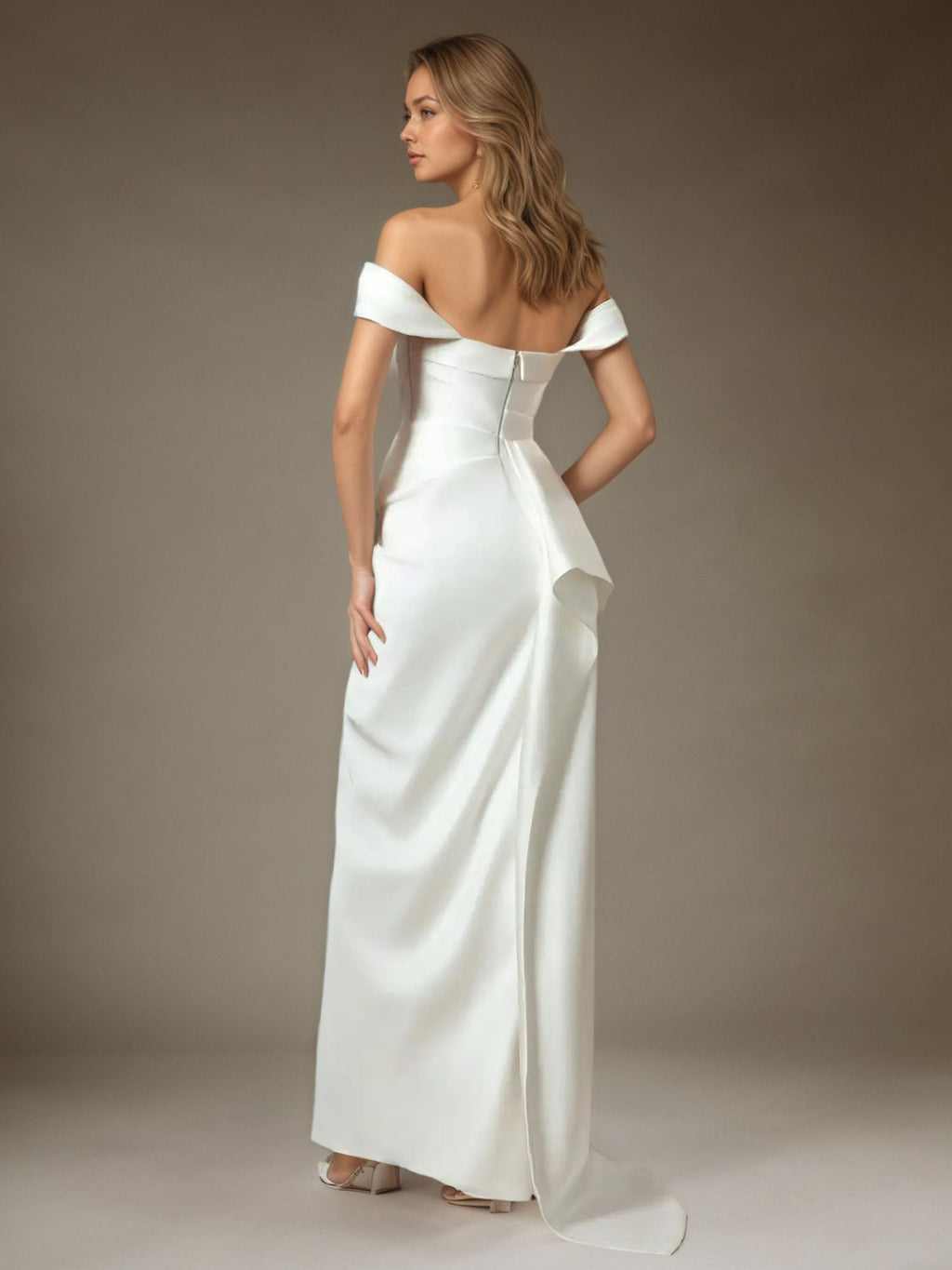 Abito da sposa sirena bianco senza spalline in raso doppio