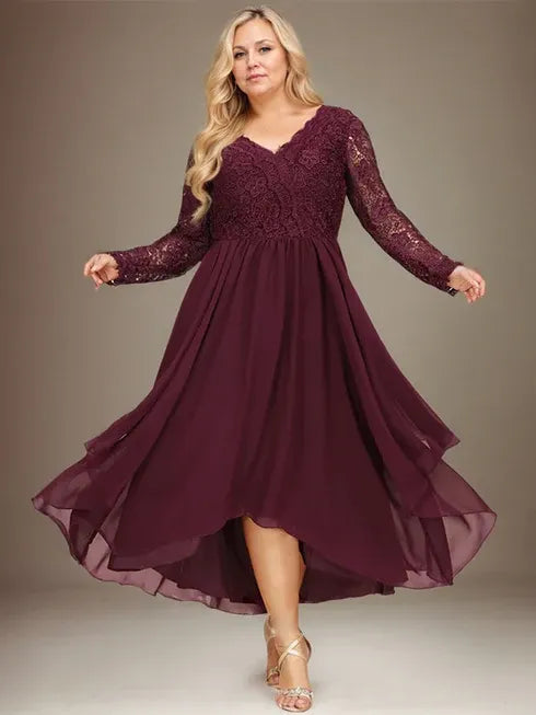 Abito da madre della sposa in chiffon e pizzo asimmetrico, linea a trapezio, scollo a V