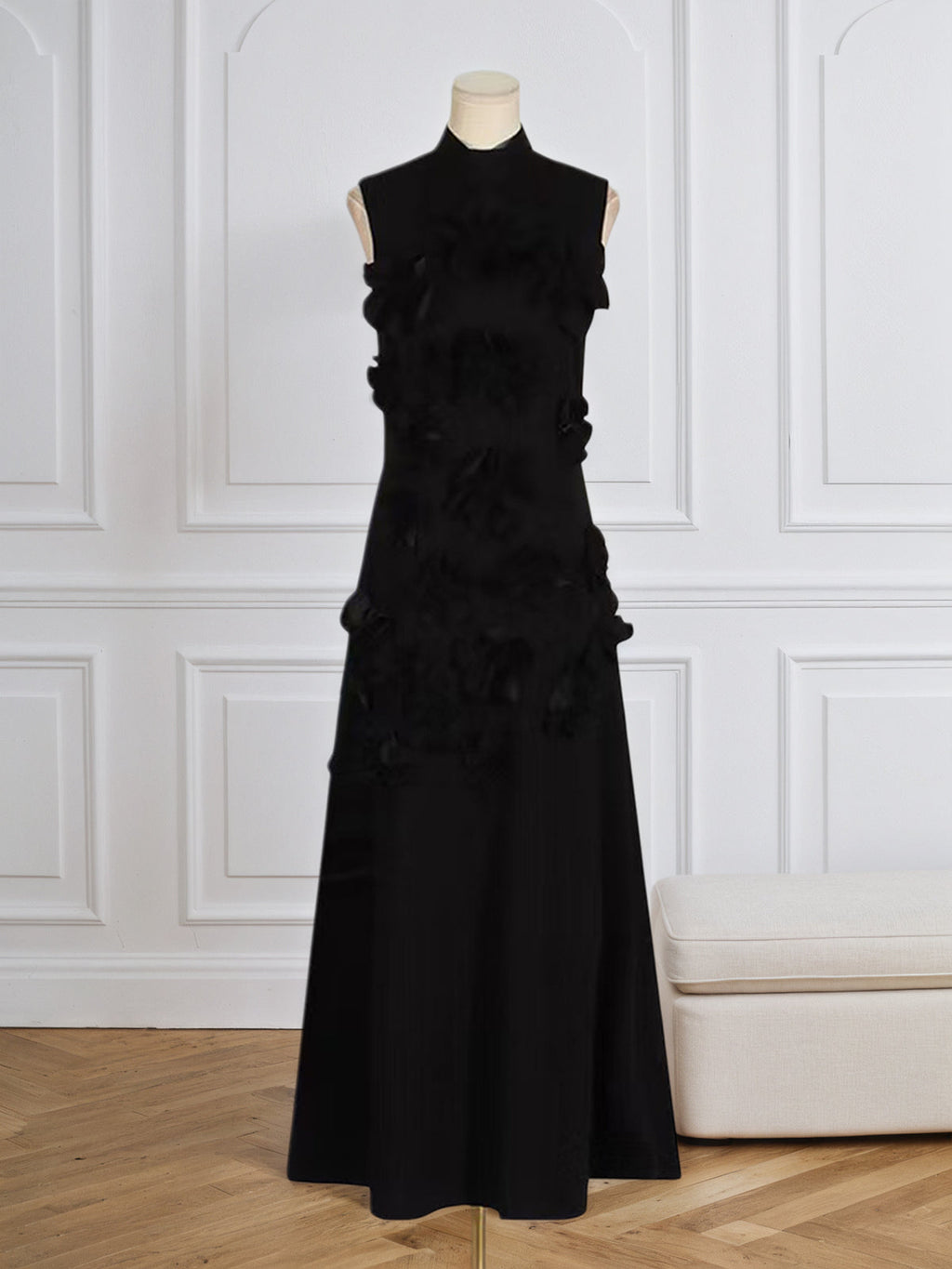 Vestido Longo Hank com Aplicação de Flores