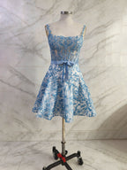 Vestido corto línea A floral con corsé y lazo para fiesta de regreso a casa con estampado azul