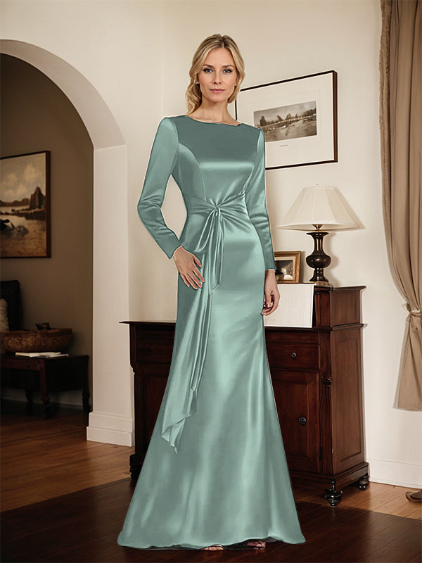 Robe mère de la mariée en satin à manches longues et coupe fourreau avec taille latérale