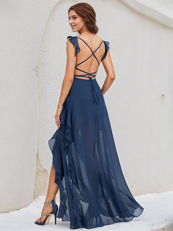 Vestido longo de madrinha azul marinho em chiffon A-line com decote em V, sem mangas e babados em cascata